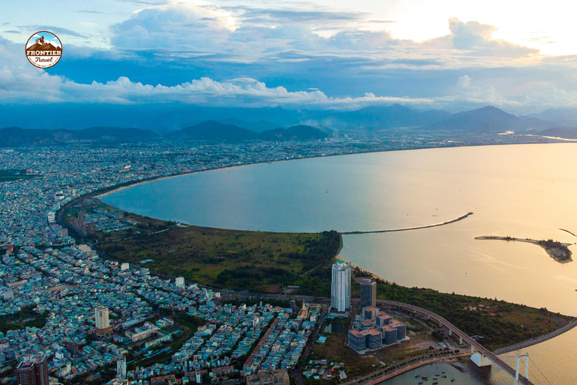 Da Nang A young, dynamic, and developing coastal city.